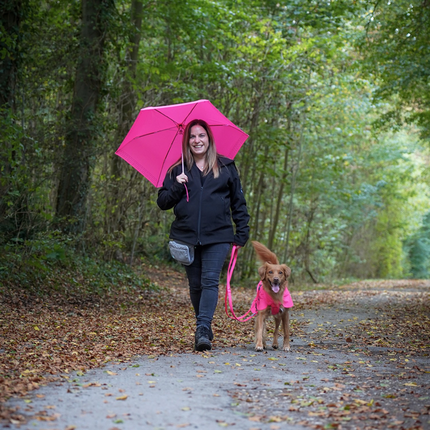Anny-X Mantelgeschirr Lightning Leuchtpink| Hundegeschirr mit integriertem Regenschutz | Gr. L | 68 cm